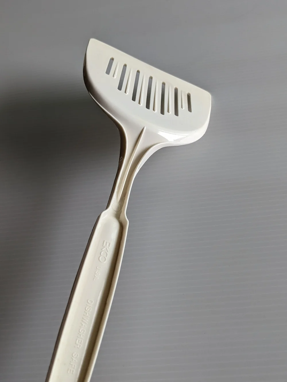 Vintage EKCO Spatula & Spaghetti Server Almond MCM Retro Kitchen USA Nylon